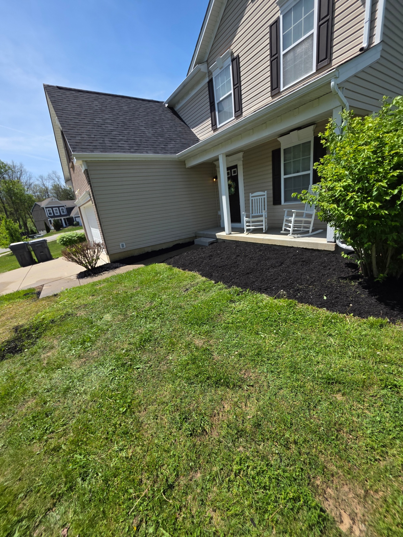Fresh mulch landscaping at a Kentucky home